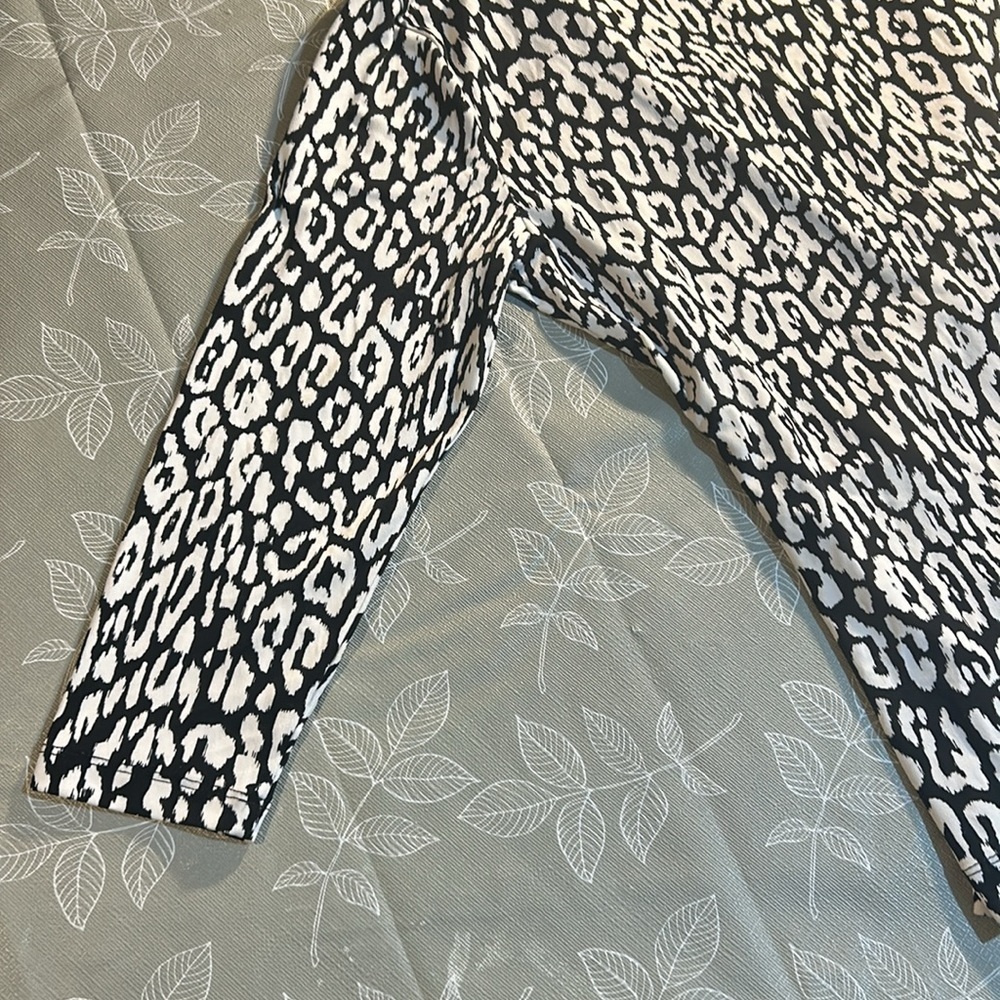Chaus New York Blouse. - Picture 8 of 15